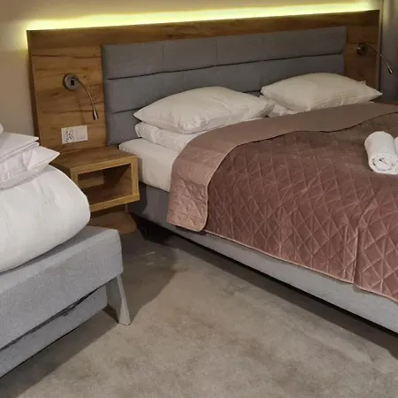 Czarna Gora 208 Sienna (Klodzko)